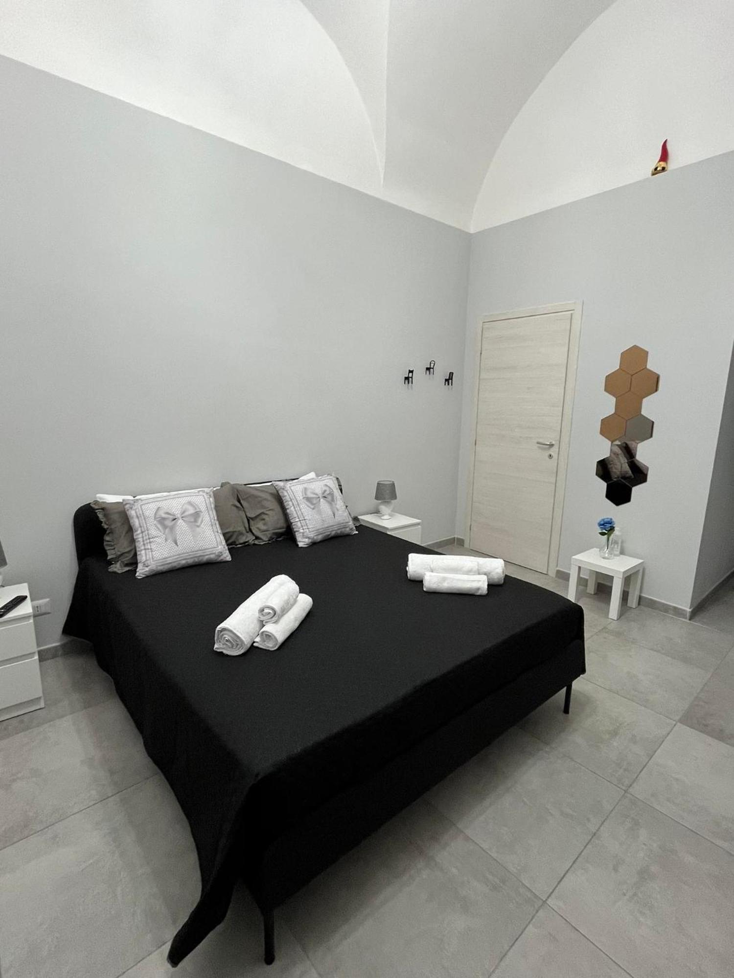 Casa Vacanze I 4 Diamanti Room 1 Aeroporto di Catania Fontana Rossa Esterno foto
